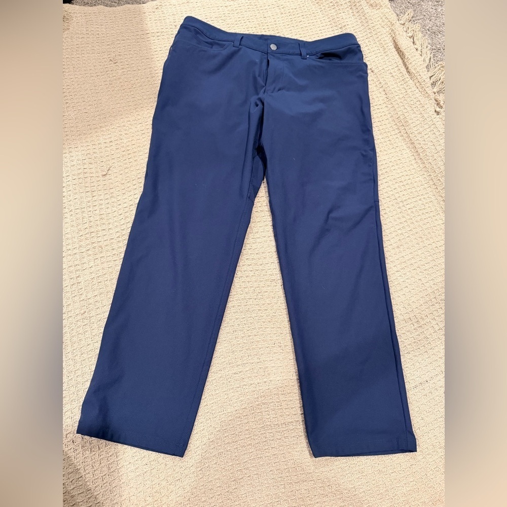 Lululemon ABC Slim-Fit 5-Pocket Pants, Size 35
Warpstreme
Warpstreme™ stretch - Picture 3 of 12